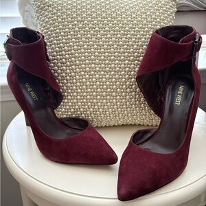 STUNNING Nine West Merlot Suede Stiletto Heels